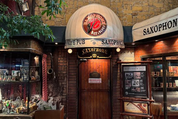 SAXOPHONE PUB BANGKOK THAILAND