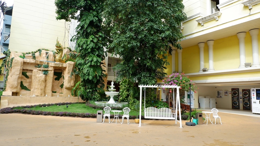 Garden de The Victory Bangkok Hotel