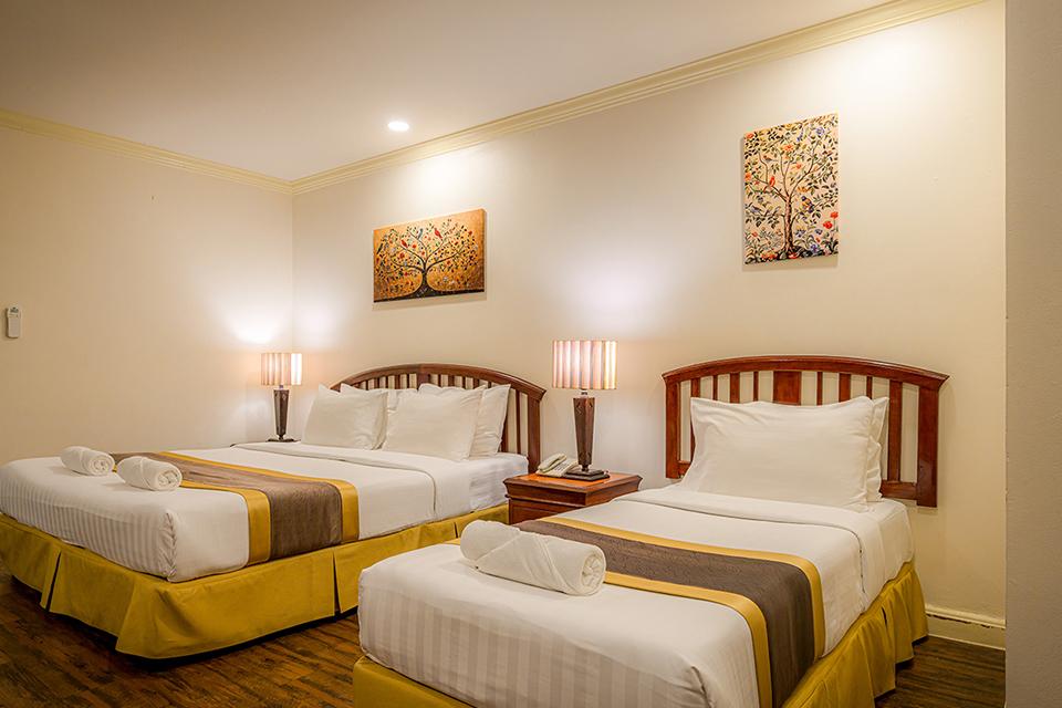 <h2>Rooms <span>&</span> Rate</h2>