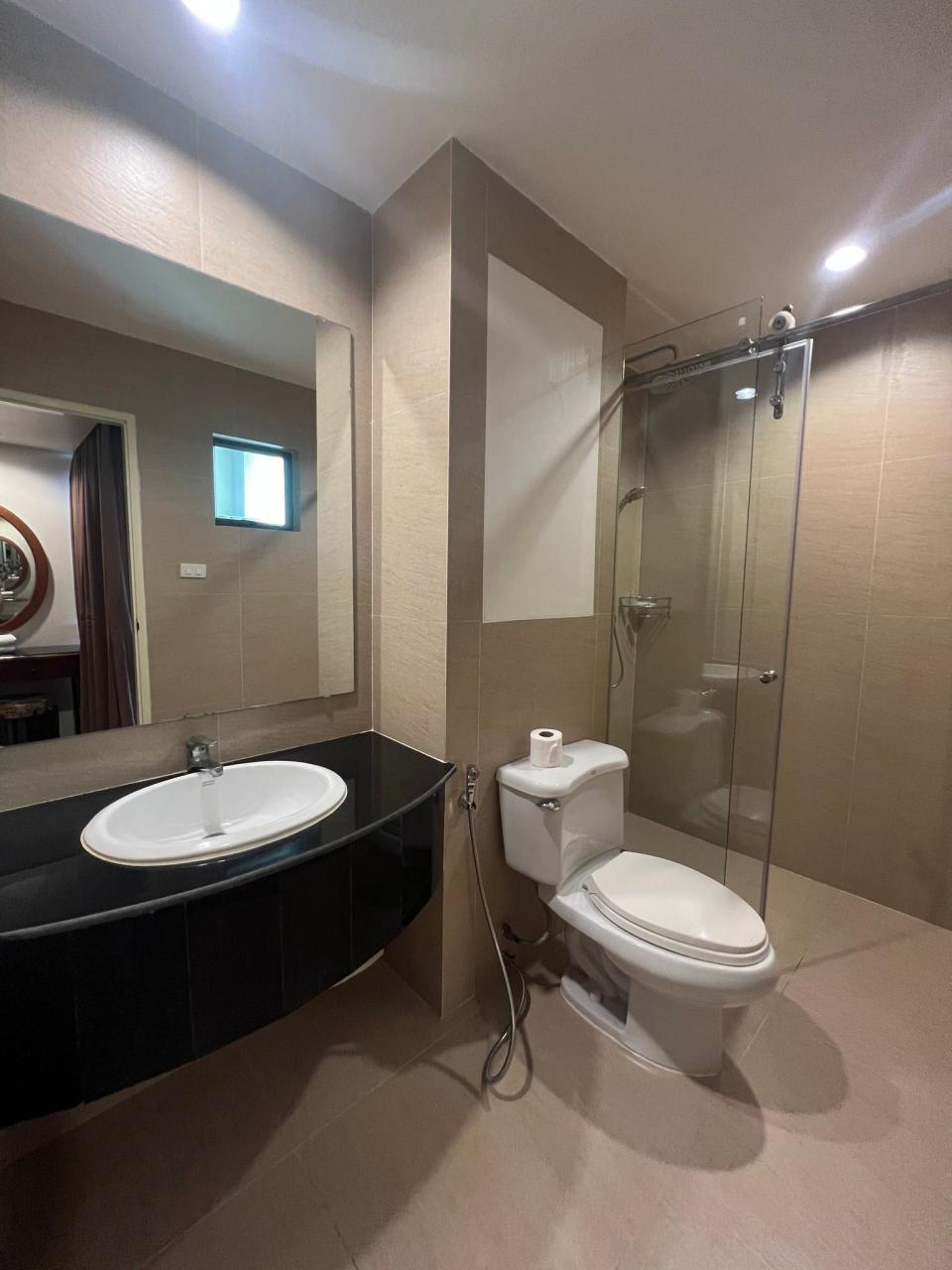 <h2>Rooms <span>&</span> Rate</h2>