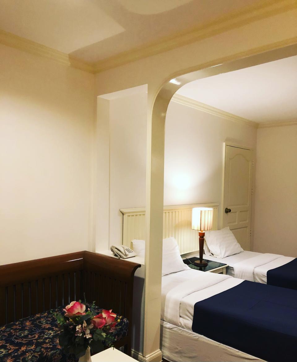 <h2>Rooms <span>&</span> Rate</h2>