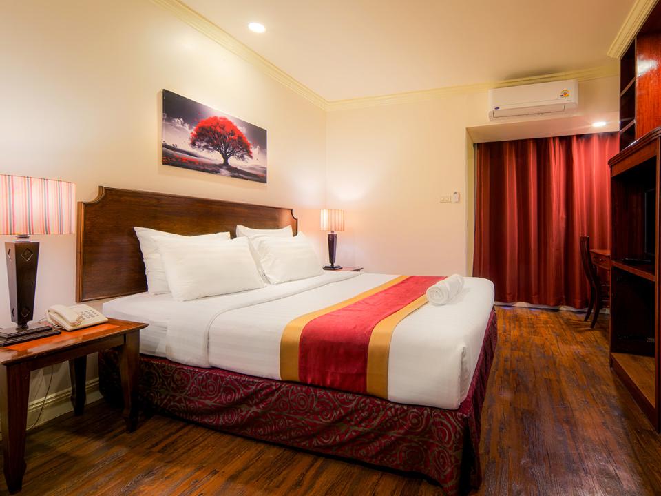 Grand Regent Heritage Suite