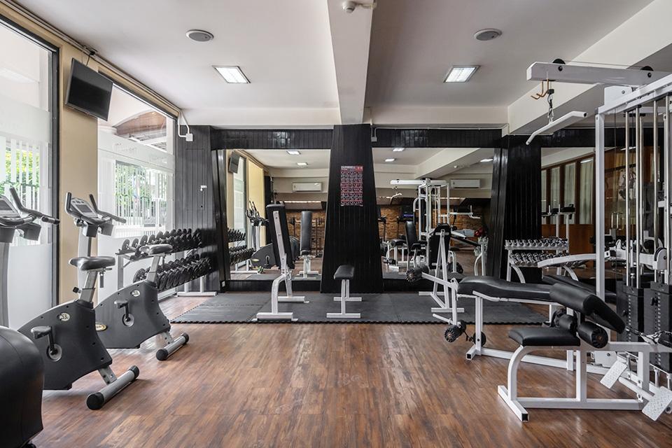 <h2>Facilities <span> & </span> Dining</h2>