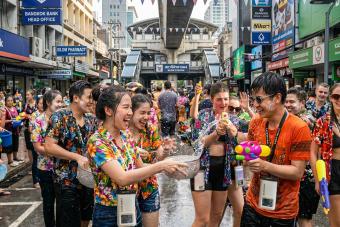 Songkran Bangkok 2026 - Top Water Fight Spots & Best Hotels Near Victory Monument